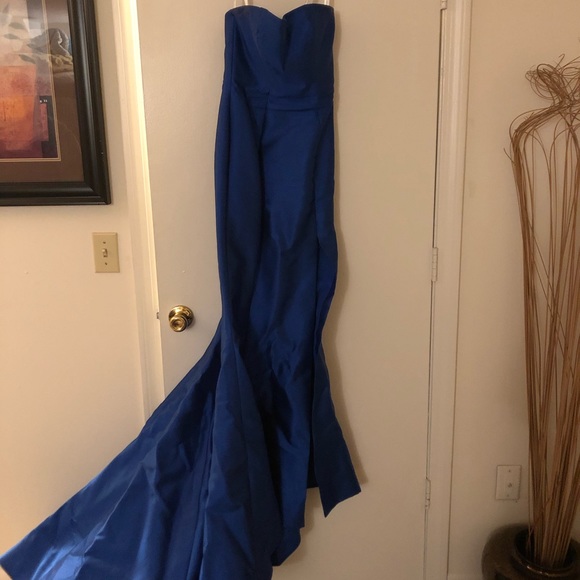 Sherri hill figure flattering gown - Picture 1 of 3